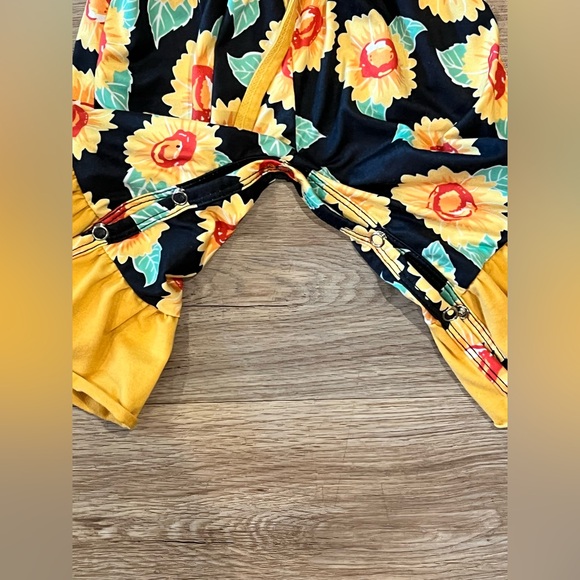 Boutique Sunflower Romper, size 12-18 months - Picture 3 of 4